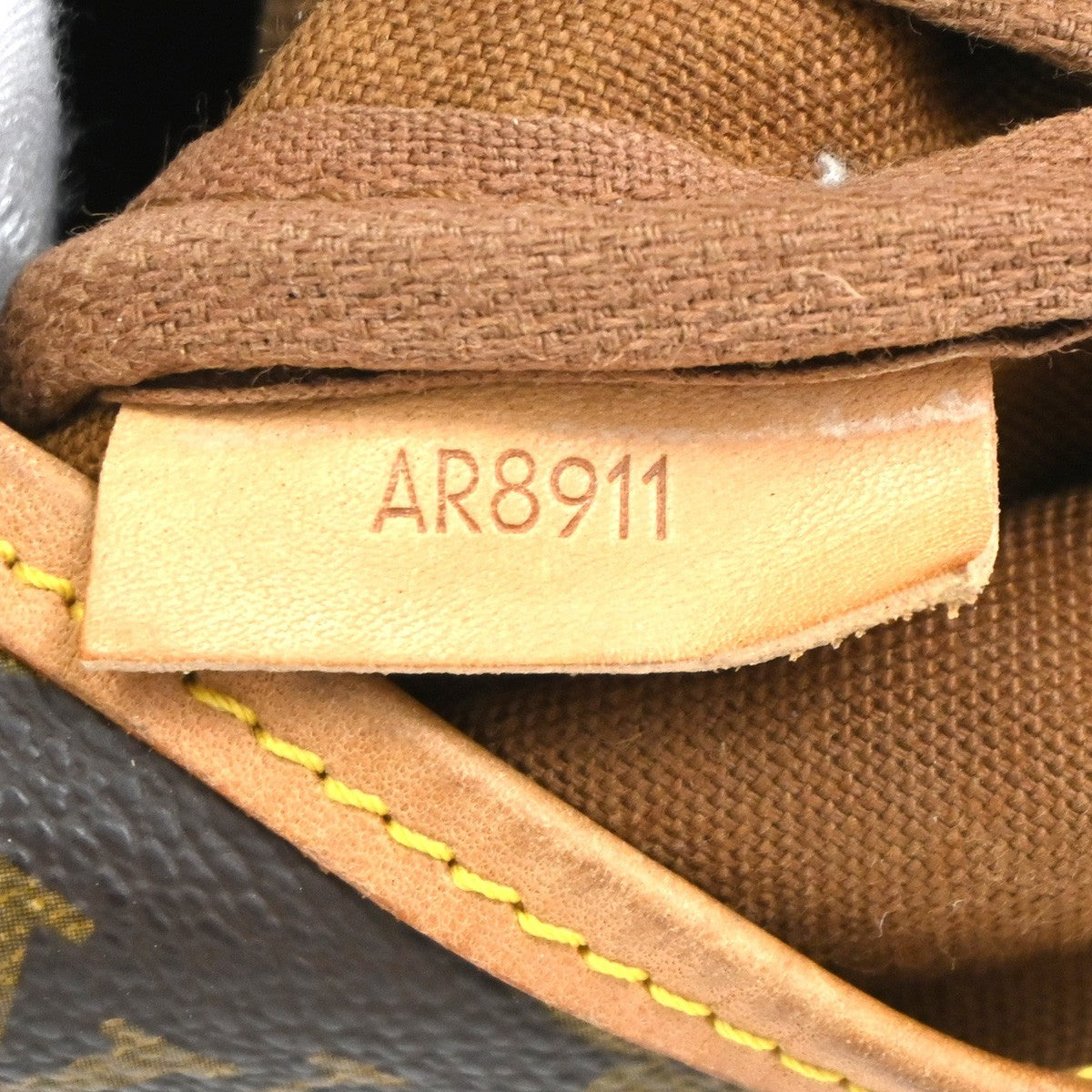 LOUIS VUITTON Logo Saumur 30 Shoulder Bag Monogram Leather Brown M42256 82CA792