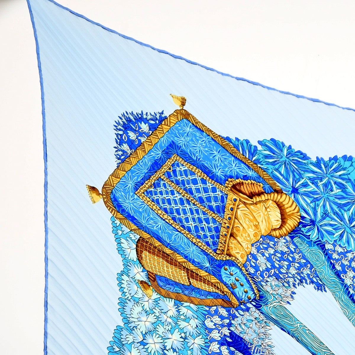 HERMES XL Pleated Carre Scarf " Ombres Et Lumieres " 100% Silk Blue 68RL949