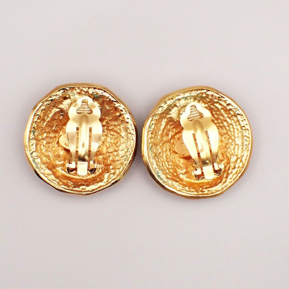 CHANEL CC Logo Emblem Round Earrings Clip-On Gold GHW France Vintage 34YG564