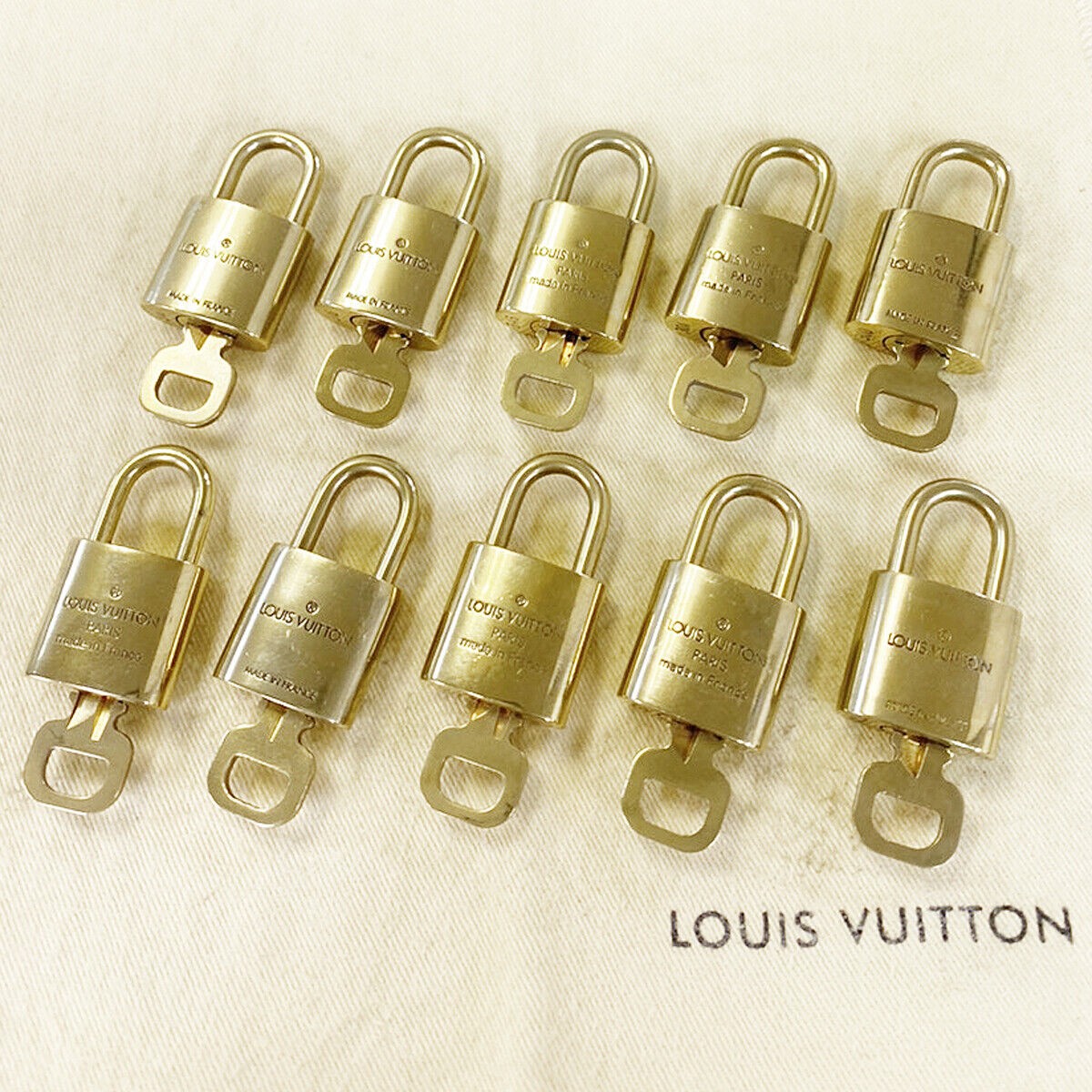 LOUIS VUITTON LV 10 SET PADLOCK CADENA KEY BAG CHARM GOLD PLATED FRANCE 31MS878