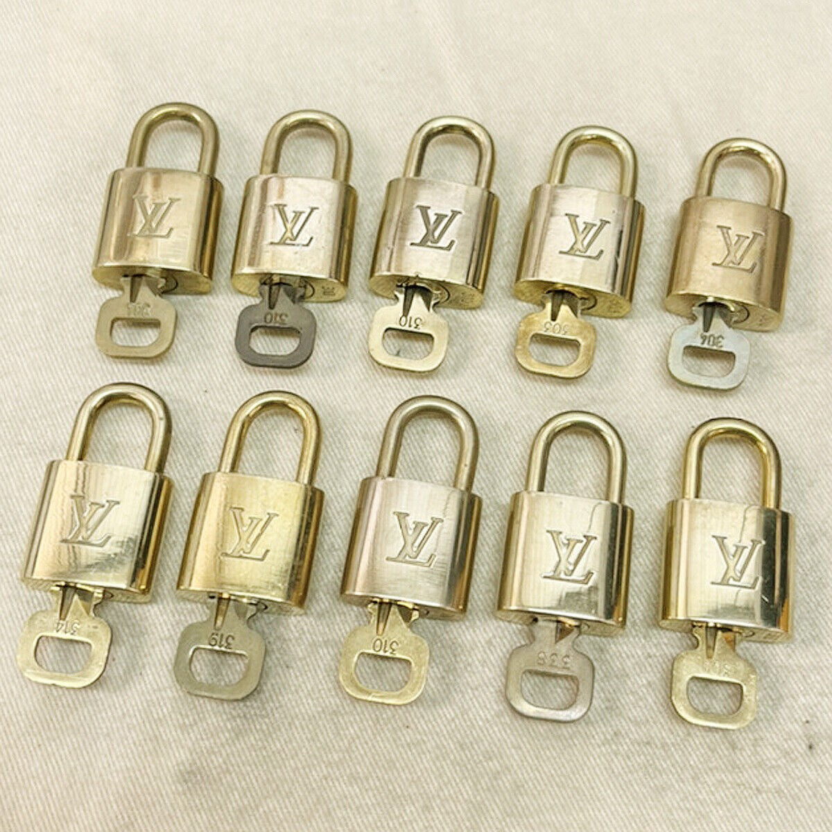 LOUIS VUITTON LV 10 SET PADLOCK KEY CHARM CADENA GOLD-PLATED FRANCE 36JF464
