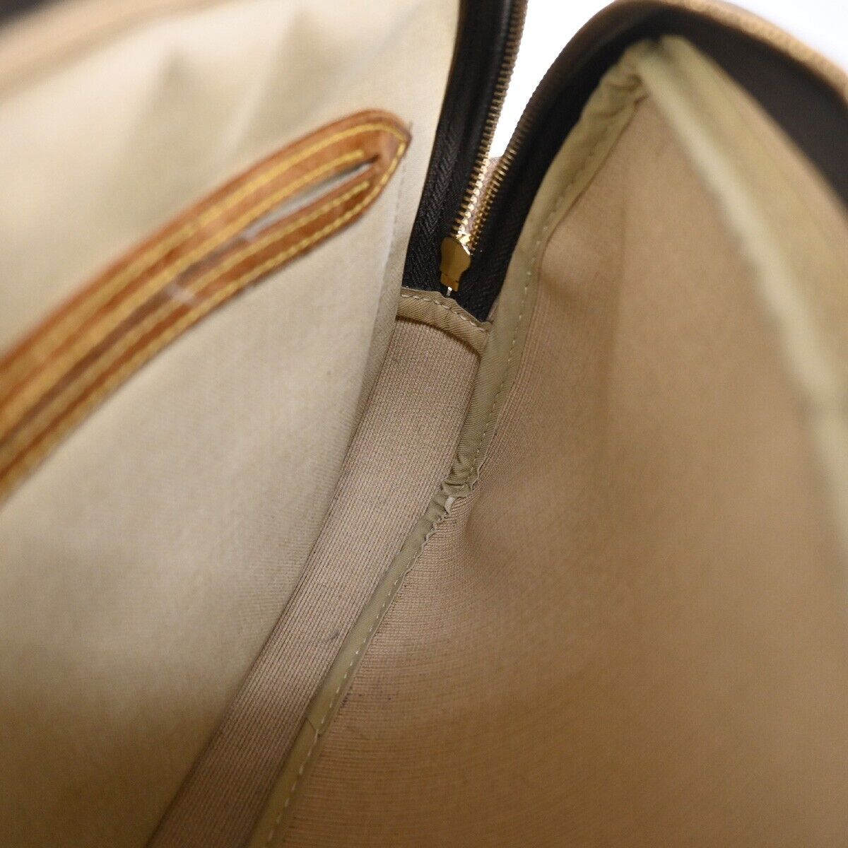 LOUIS VUITTON Reporter PM Crossbody Shoulder Bag Monogram Leather M45254 64YD410