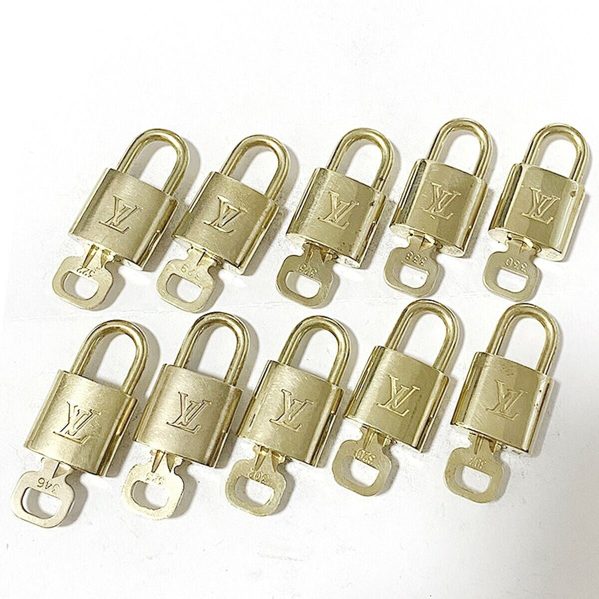 LOUIS VUITTON LV 10 SET PADLOCK KEY BAG CHARM CADENA GOLD-PLATED FRANCE 35MT272