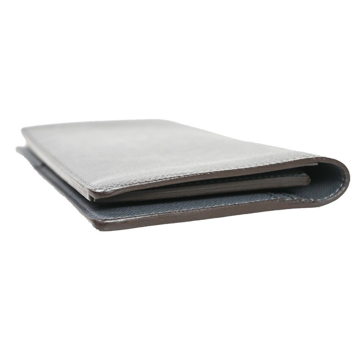 LOUIS VUITTON Portefeuille Brazza Long Wallet Taiga Leather Gray M32653 67YB981