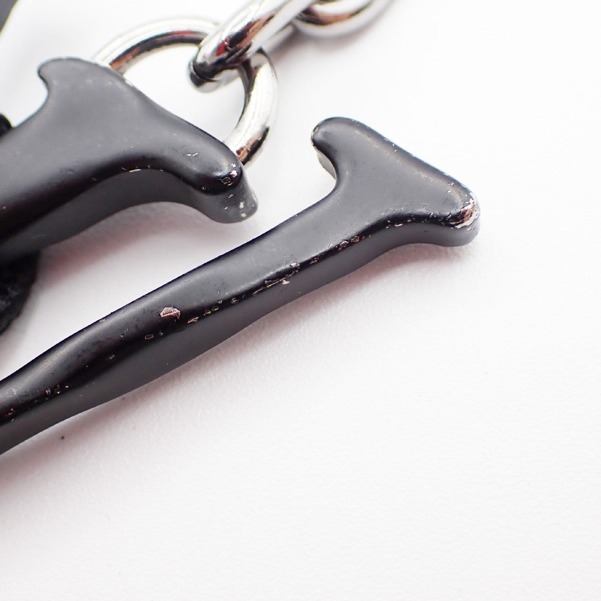 LOUIS VUITTON Porete Cles LV Shaped Rope Key Chain Black Silver MP2617 32KP063