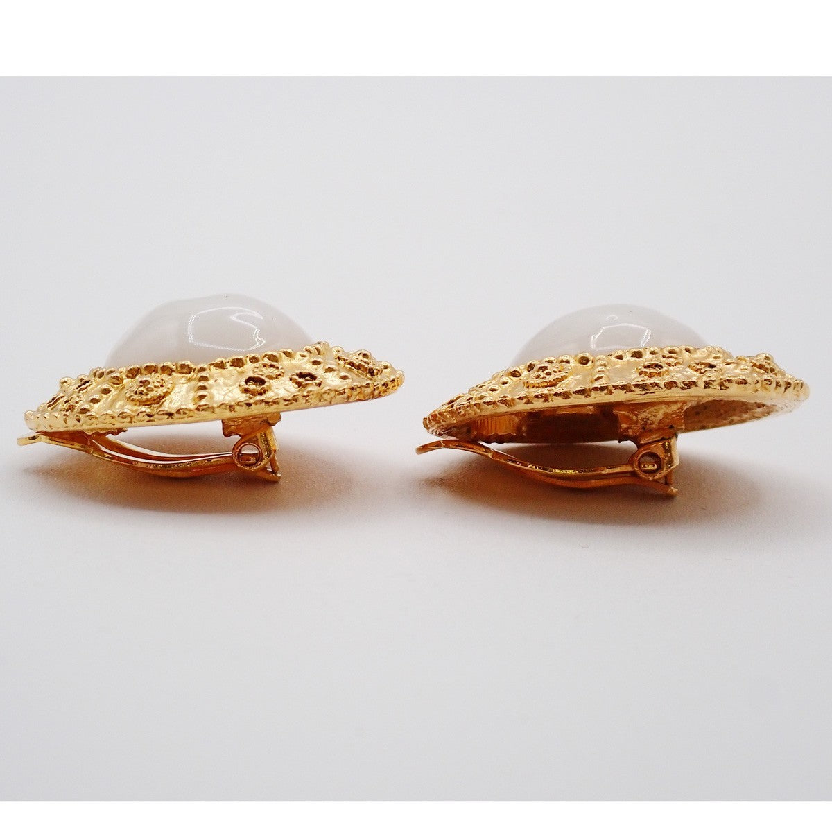 CHANEL Logo Round Immitation Pearl Earrings Clip-On Gold White France 30AA198
