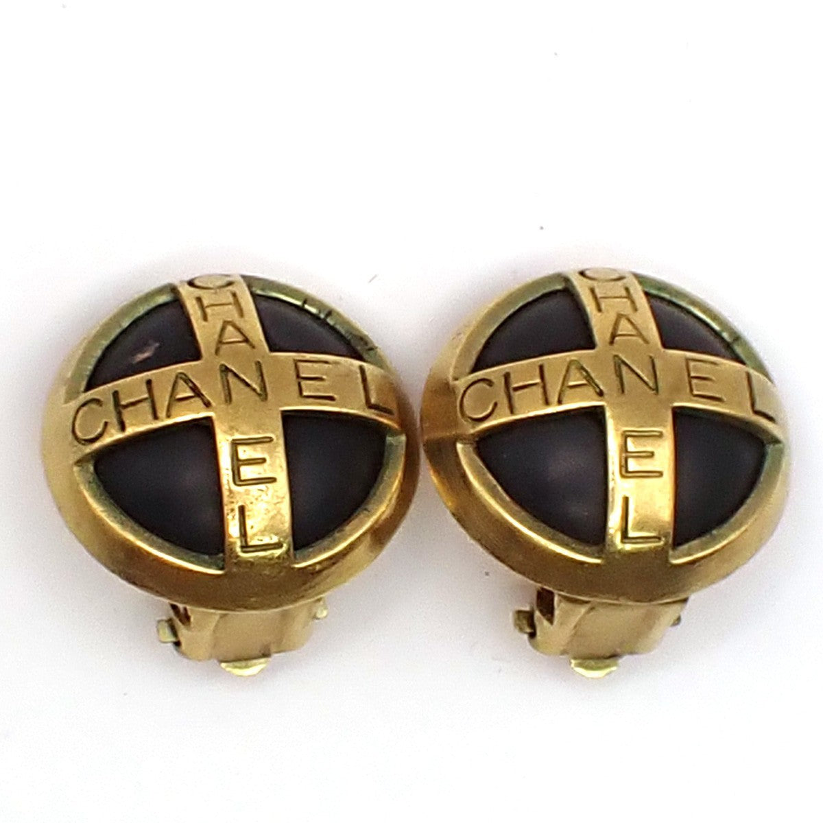 CHANEL CC Logo Round Button Earrings Clip-On 95P Gold Black GHW Vintage 83RF994
