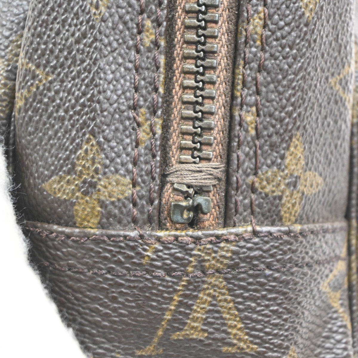 LOUIS VUITTON Trousse Toilette 28 Clutch Hand Bag Monogram Brown M47522 07MA464