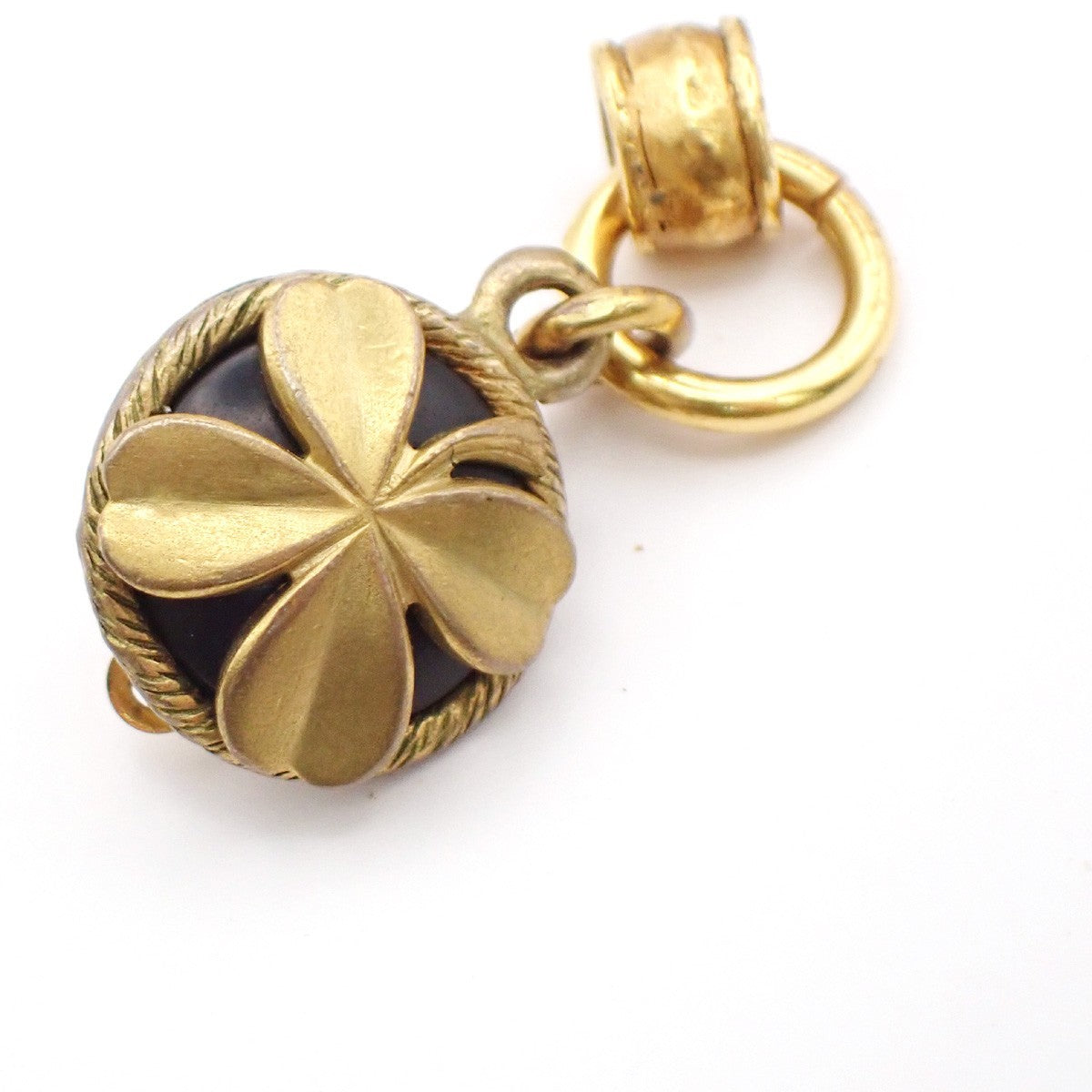 CHANEL CC Logo Clover Earrings Clip-On 94 P Gold Black Vintage France 64KP352