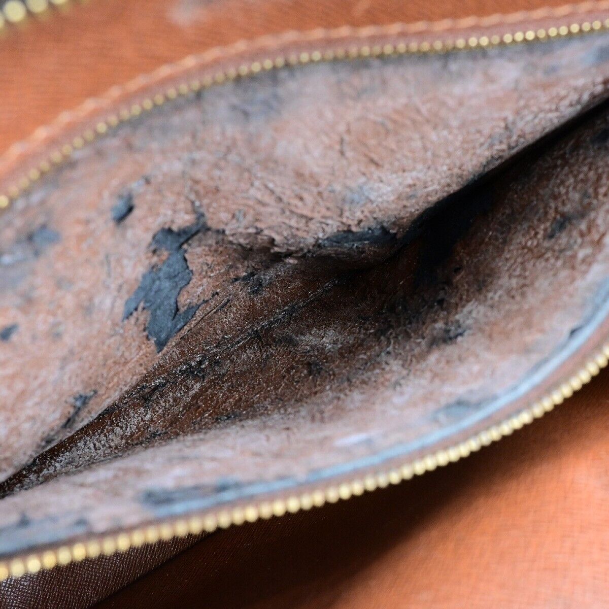 LOUIS VUITTON Nile Crossbody Shoulder Bag Monogram Leather Brown M45244 35EB725