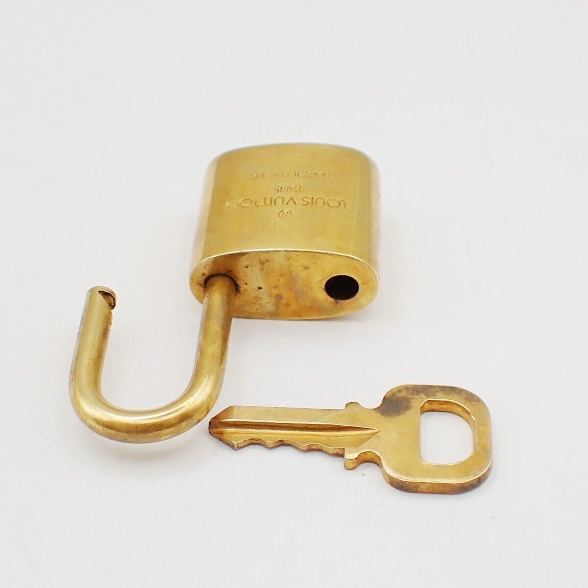 LOUIS VUITTON LV 10 Set  Padlock Key Bag Charm Cadena Gold Plated France 37YF661