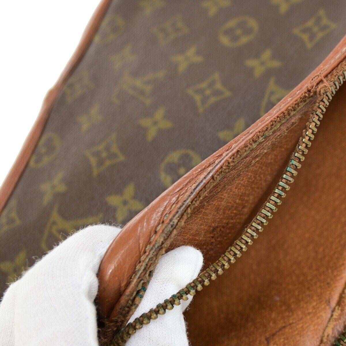 LOUIS VUITTON LV Logo Clutch Hand Bag Monogram Leather Brown france 01EC999