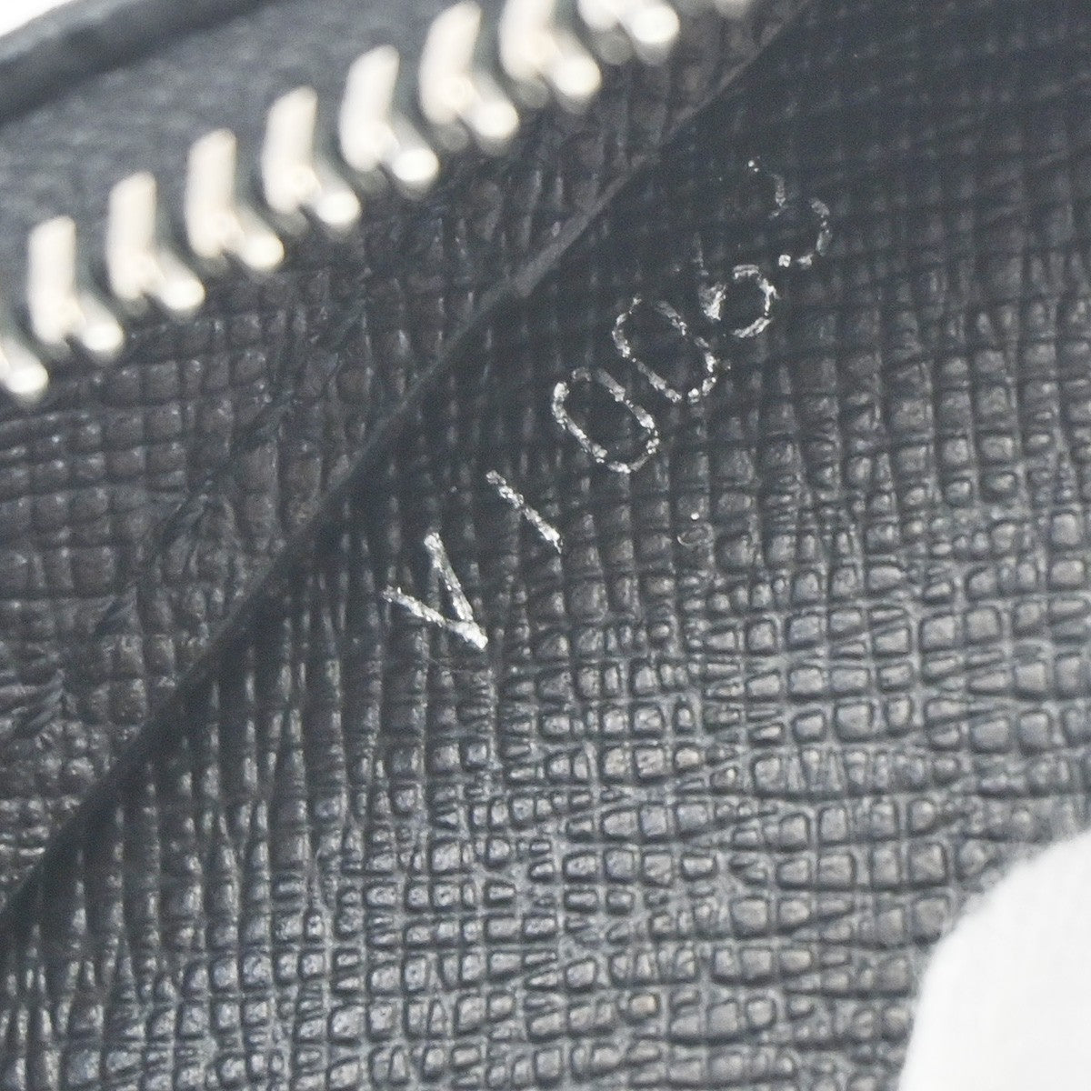 LOUIS VUITTON LV Logo BAIKAL Clutch Hand Bag Taiga Leather Black M30182 04KC763