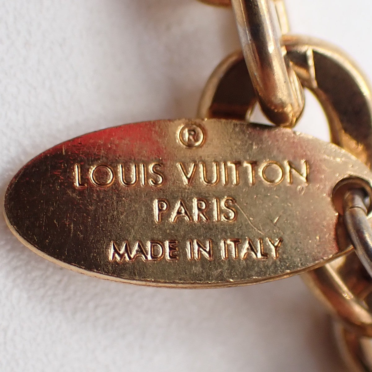 LOUIS VUITTON Hollow Flower Key Chain Gold-Plated Color Stone PK M66975 62EG068