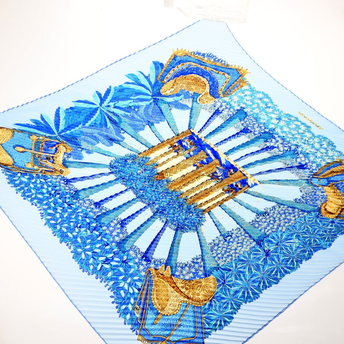 HERMES XL Pleated Carre Scarf " Ombres Et Lumieres " 100% Silk Blue 68RL949