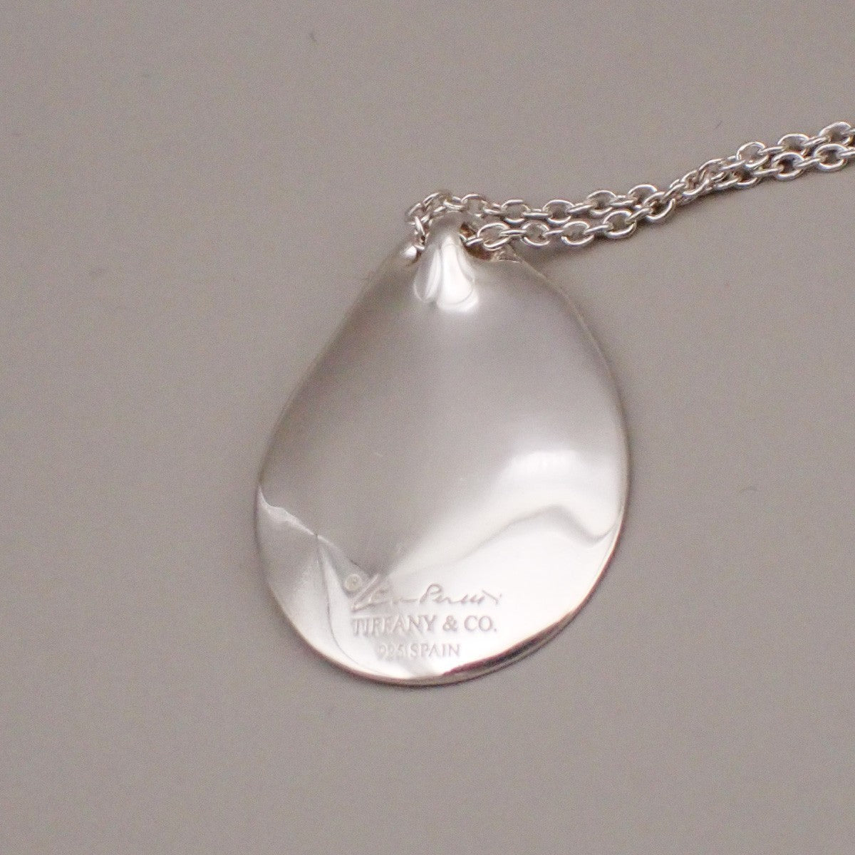 Tiffany & Co. Madonna Chain Necklace Pendant Silver 925 Elsa Peretti 05YH719