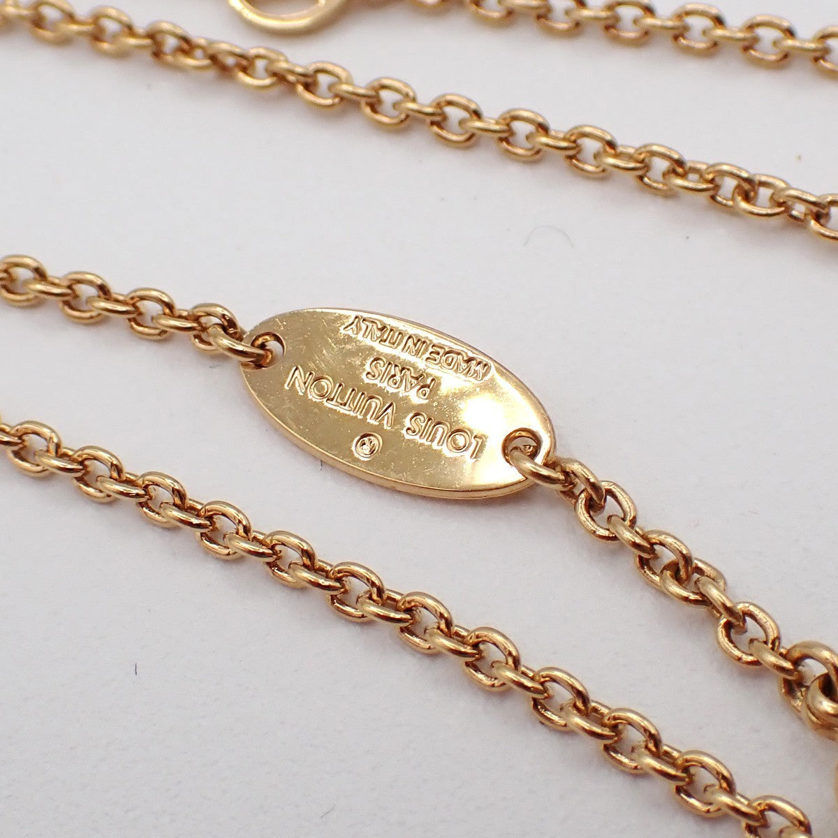 LOUIS VUITTON Collier Essential V Necklace Imitation Pearl Gold M68358 80MA242