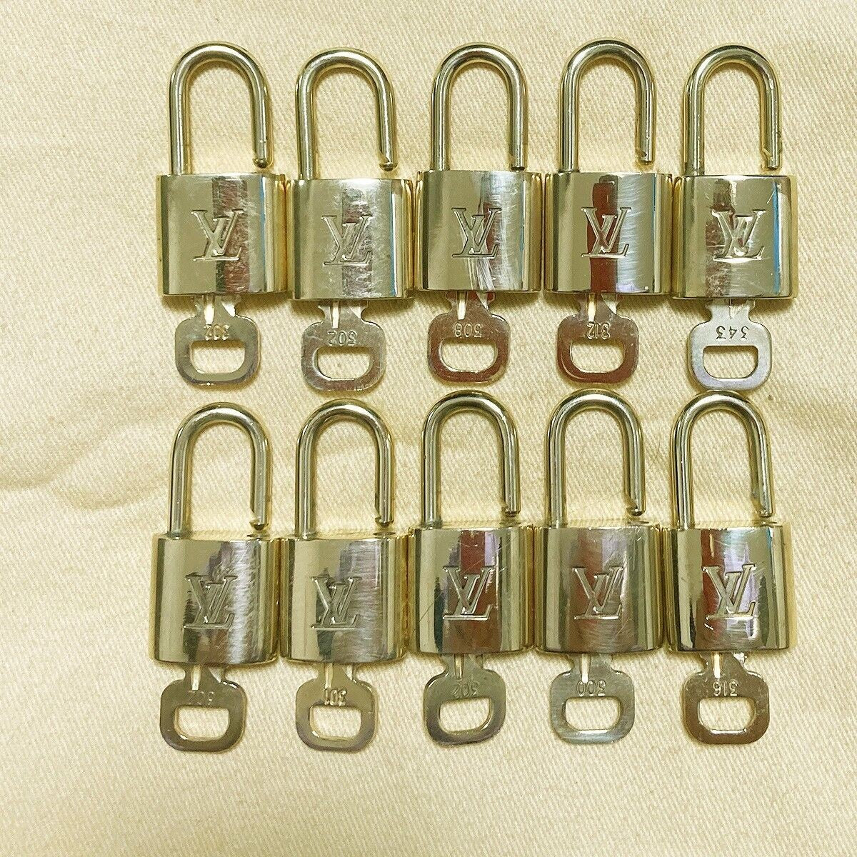 LOUIS VUITTON LV 10 SET PADLOCK KEY BAG CHARM CADENA GOLD-PLATED FRANCE 31PDA133