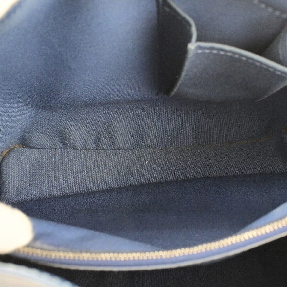 LOUIS VUITTON Mandara MM Shoulder Bag Epi Leather Blue Myrtilles M5889G 83YG598