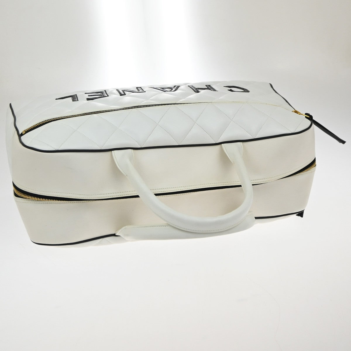 CHANEL CC Logo Matelasse Travel Hand Bag Leather White GHW Vintage 310RP079