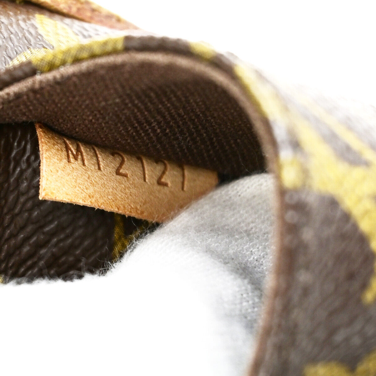 LOUIS VUITTON Menilmontant MM Shoulder Bag Monogram Leather BN M40473 85YG610