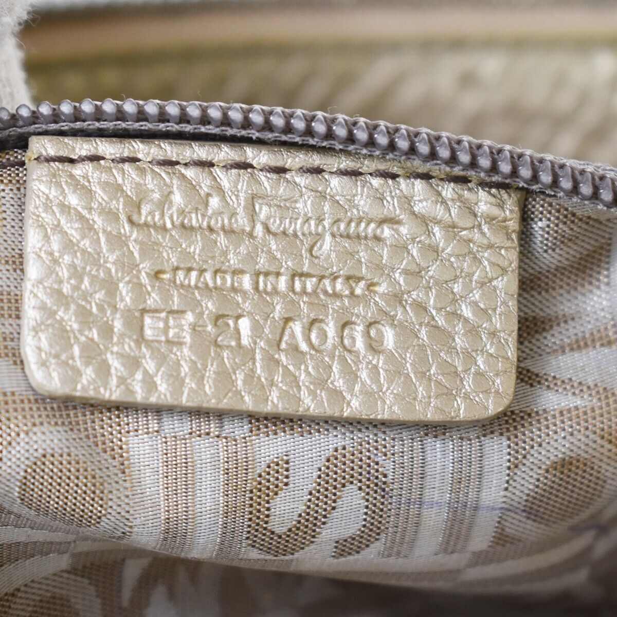 SALVATORE FERRAGAMO Logo Gancini Shoulder Bag Leather Gold 04JH321