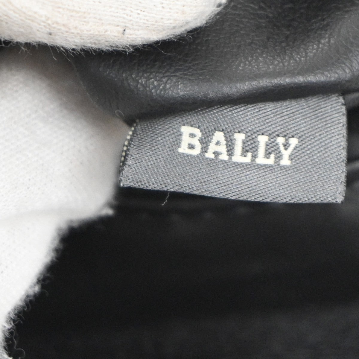 BALLY Logo Quilted Hand Bag Leather Black GHW Italy 02KP543