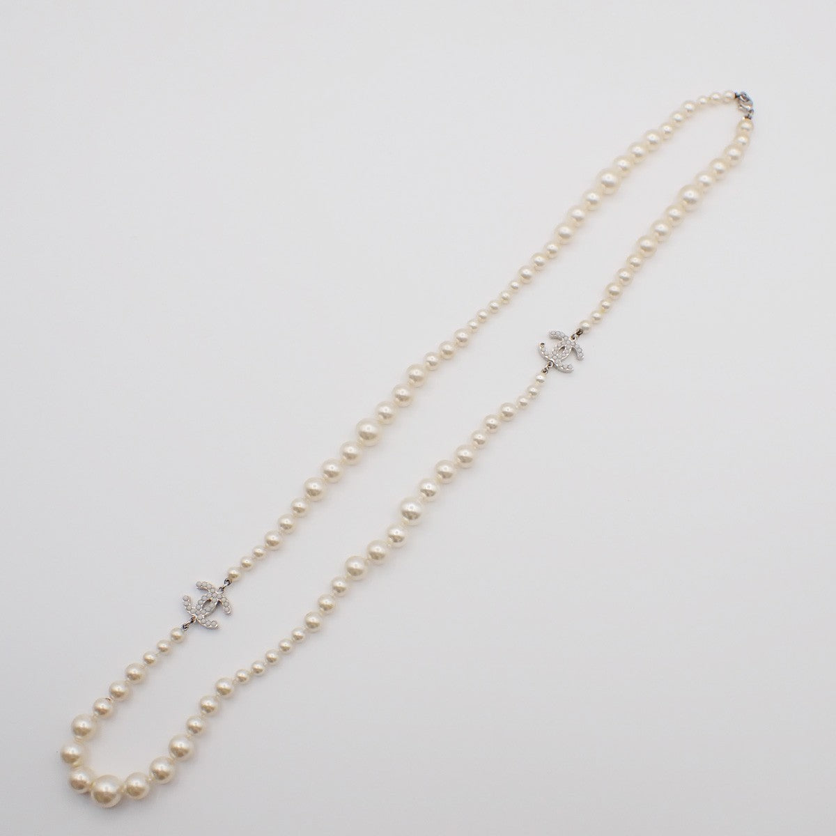 CHANEL CC Logo Imitation Pearl Chain Necklace A12 W White SHW 98RF643