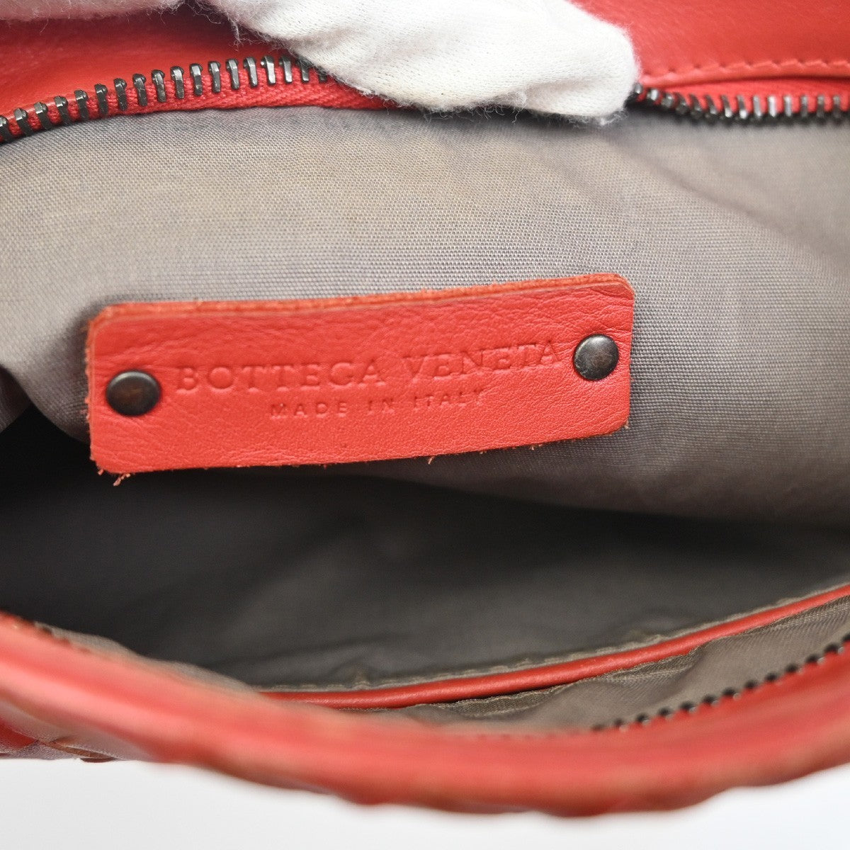 BOTTEGA VENETA Intrecciato Logo Messenger Crossbody Bag Leather Red 79ZA123