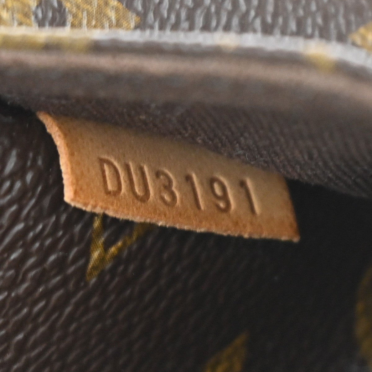 LOUIS VUITTON Menilmontant MM Shoulder Bag Monogram Leather BN M40473 73KC138