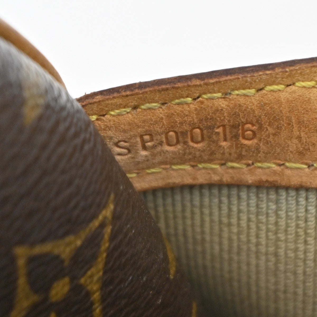 LOUIS VUITTON Reporter Crossbody Shoulder Bag Monogram Leather BN M45254 32MA568