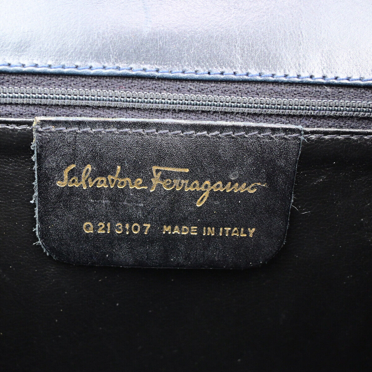 SALVATORE FERRAGAMO Logo Vara Shoulder Bag Leather Navy Blue GHW Italy 68YG010