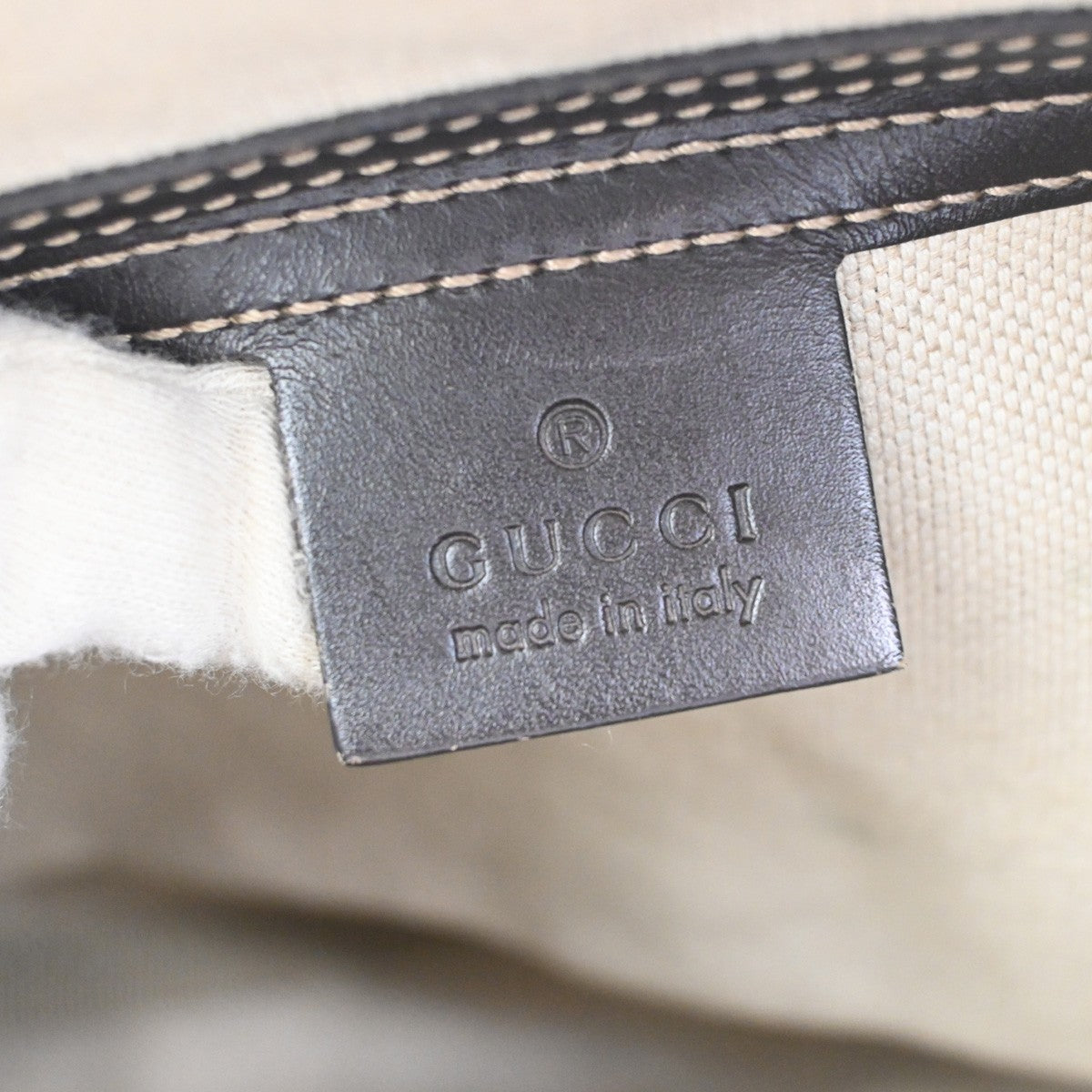 GUCCI GG Pattern Shoulder Messenger Bag Supreme Leather Brown GHW Italy 61KC909
