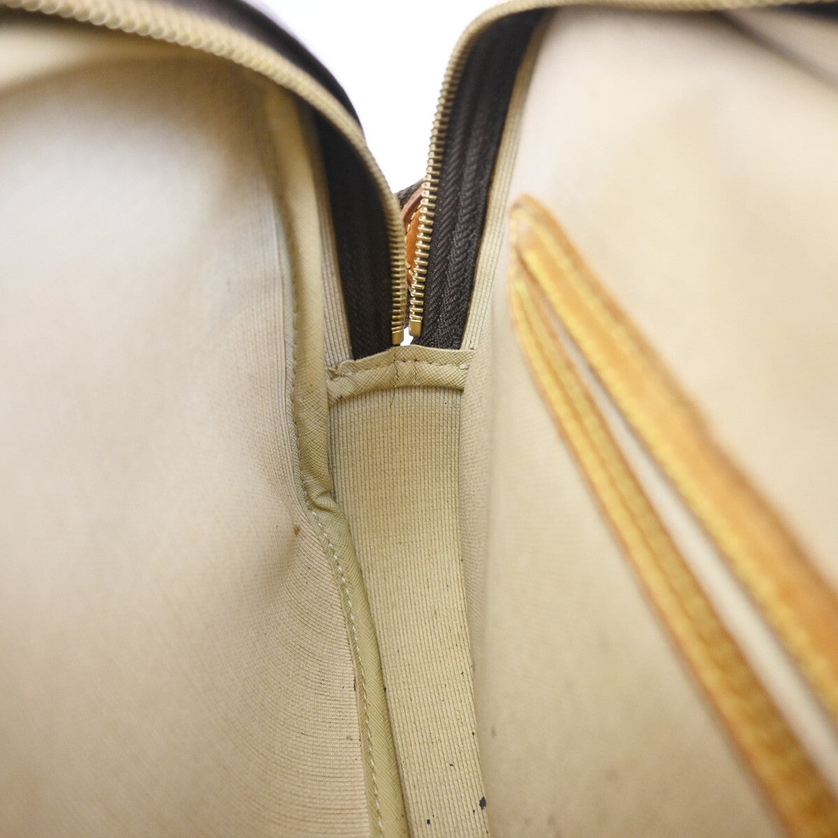 LOUIS VUITTON Reporter PM Crossbody Shoulder Bag Monogram Leather M45254 67EE752