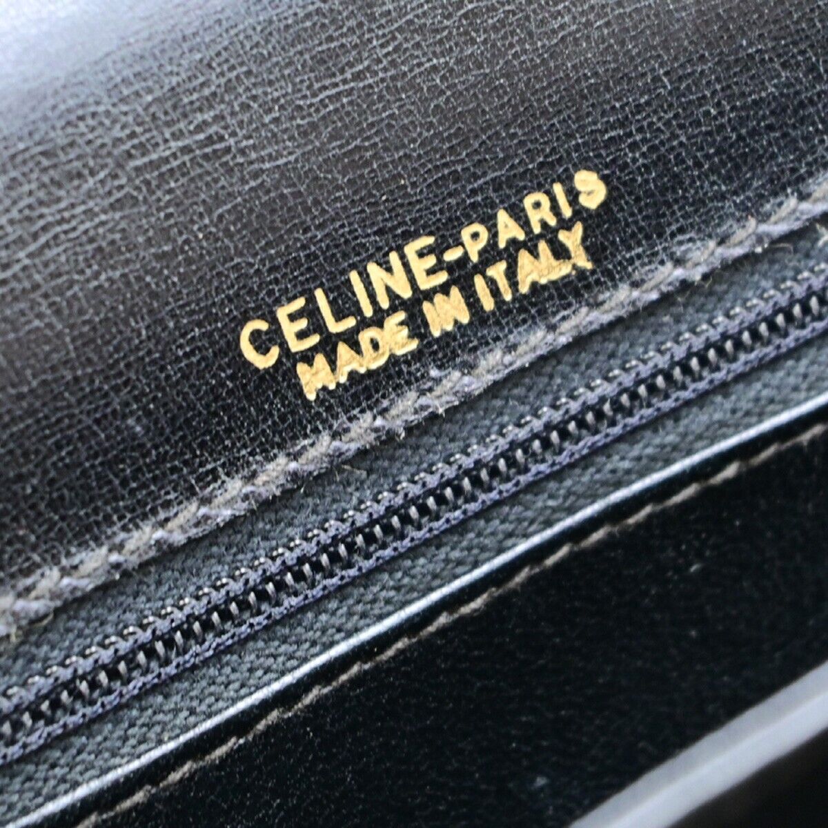 CELINE Logo Horse Carriage Shoulder Bag Leather Black GHW Italy 87EC982
