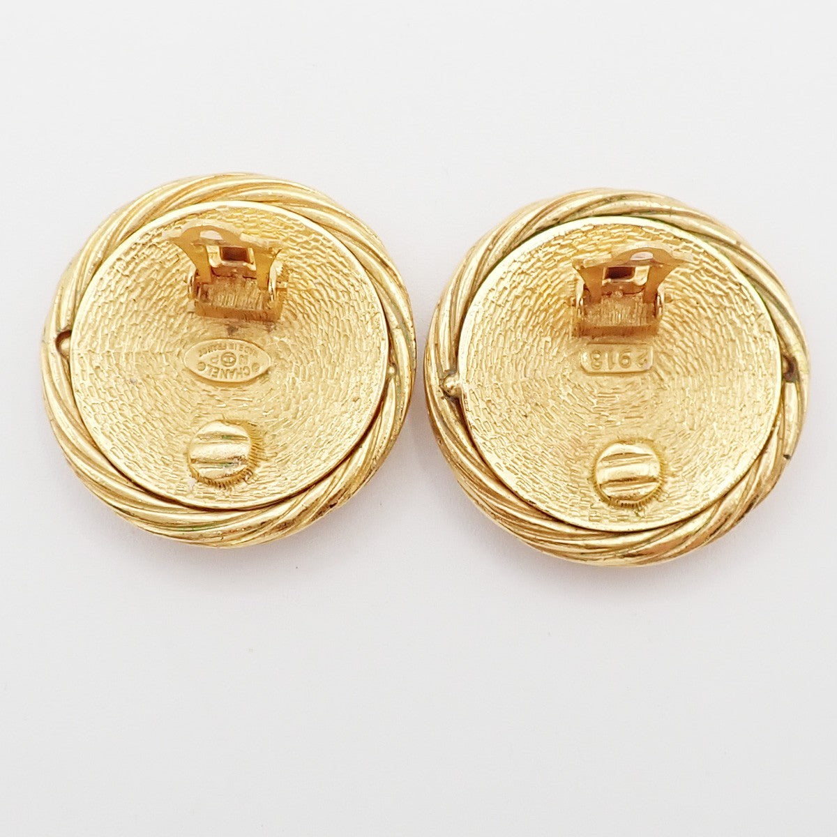CHANEL CC Logo Round Button Earrings 93P Clip-On Gold France 85RF851