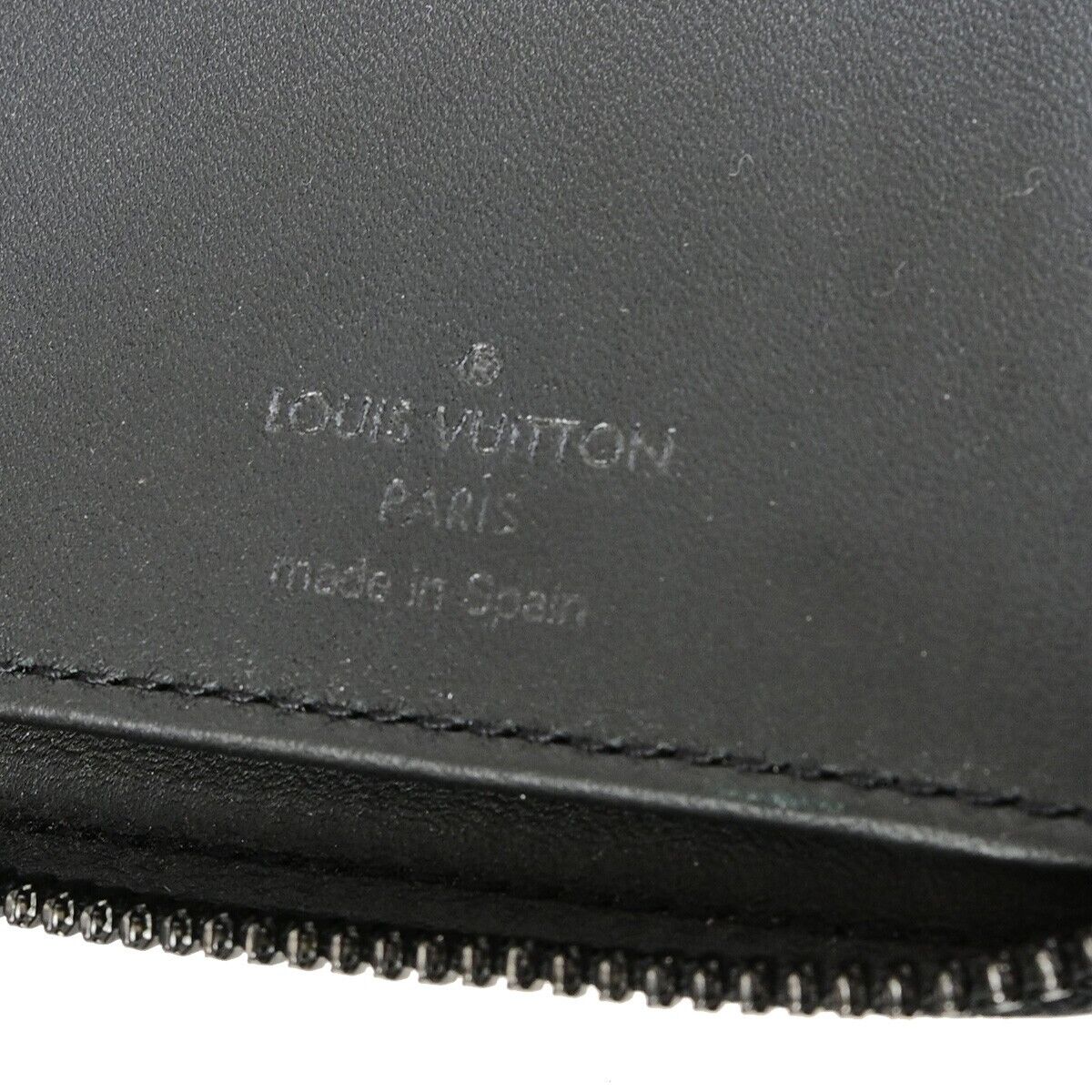 LOUIS VUITTON Zippy Wallet Vertical Wallet Monogram Taurillon BK M69047 15YF079