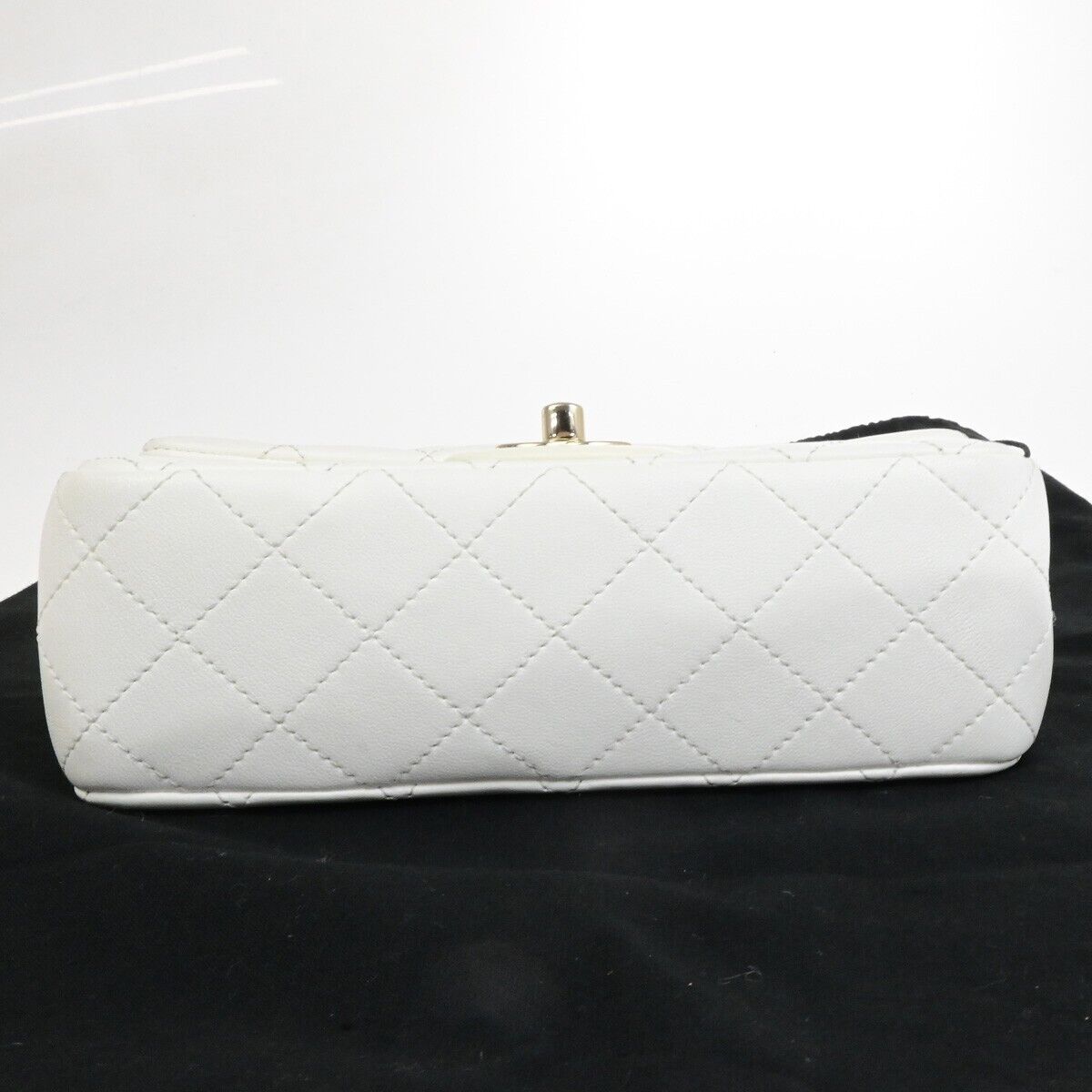 CHANEL CC Logo MatelasseFlap Chain Shoulder Bag Leather White GHW 892RF212