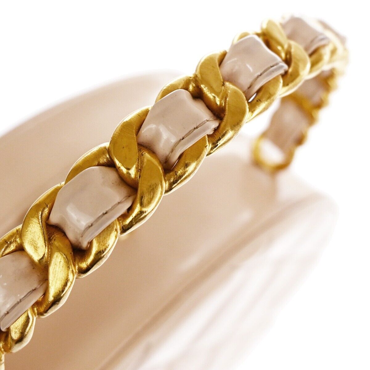 CHANEL CC Matelasse Round Vanity Chain Hand Bag Patent Leather Beige 6600LC414