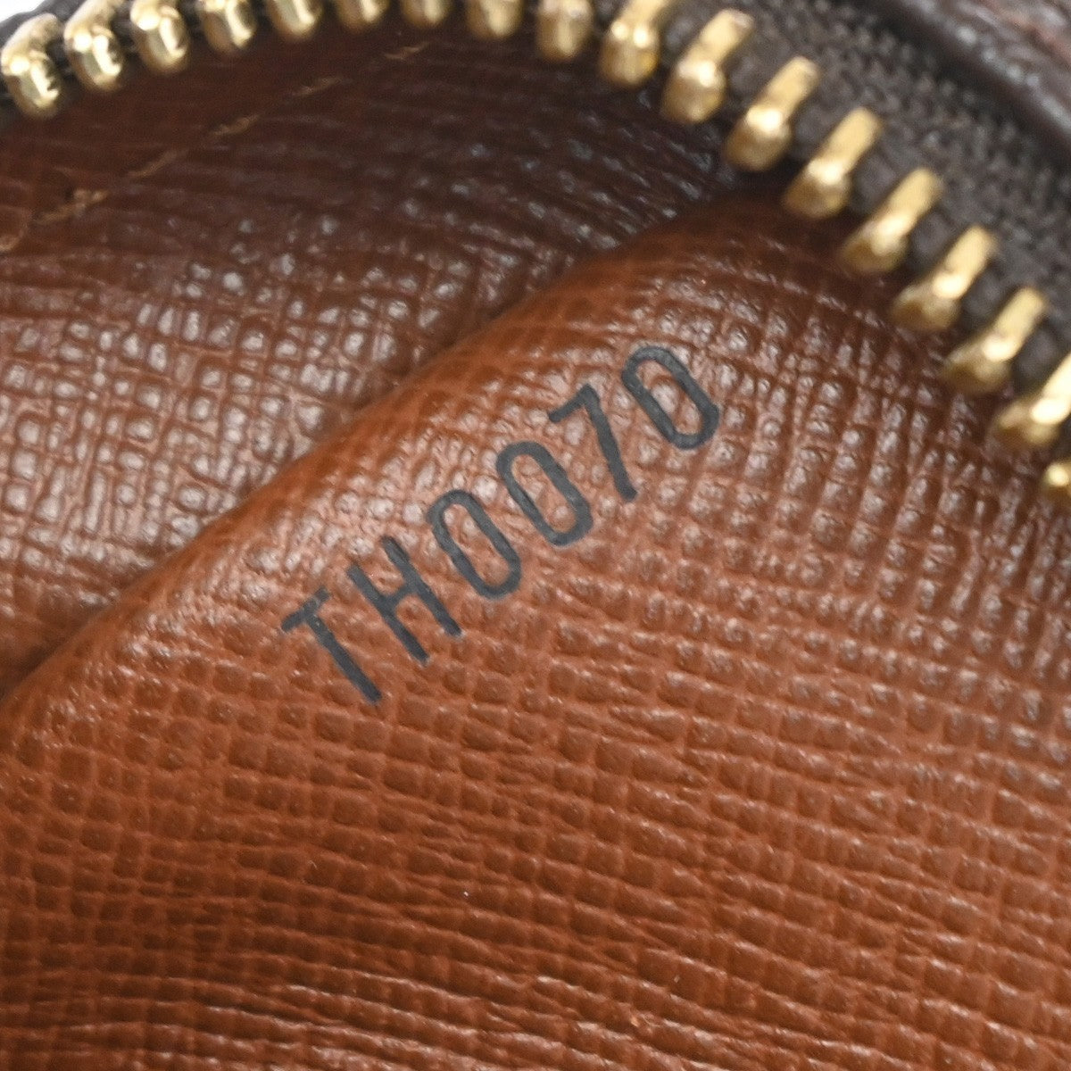 LOUIS VUITTON Amazon Crossbody Shoulder Bag Monogram Leather BN M45236 86YH932