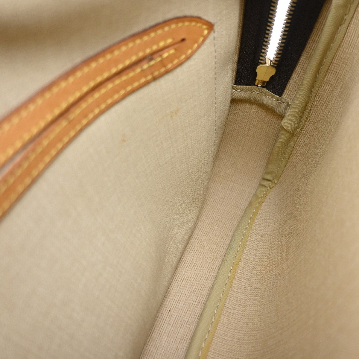 LOUIS VUITTON Reporter PM Crossbody Shoulder Bag Monogram Leather M45254 38SA041