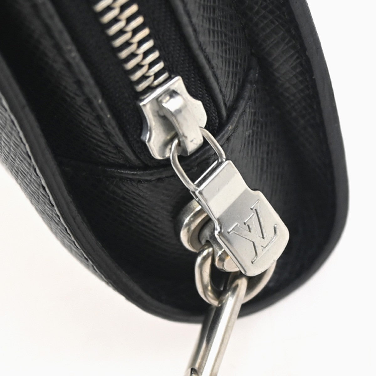LOUIS VUITTON LV Logo BAIKAL Clutch Hand Bag Taiga Leather Black M30182 04KC763