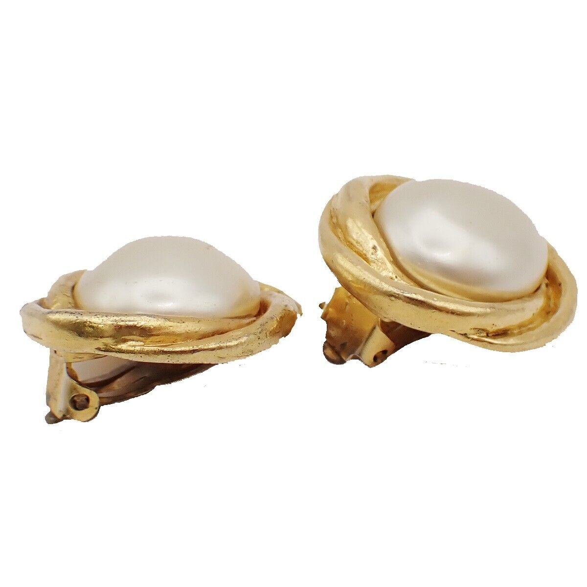 CHANEL Logo Imitation Pearl Round Button Earrings Clip-On GHW Vintage 31YE514