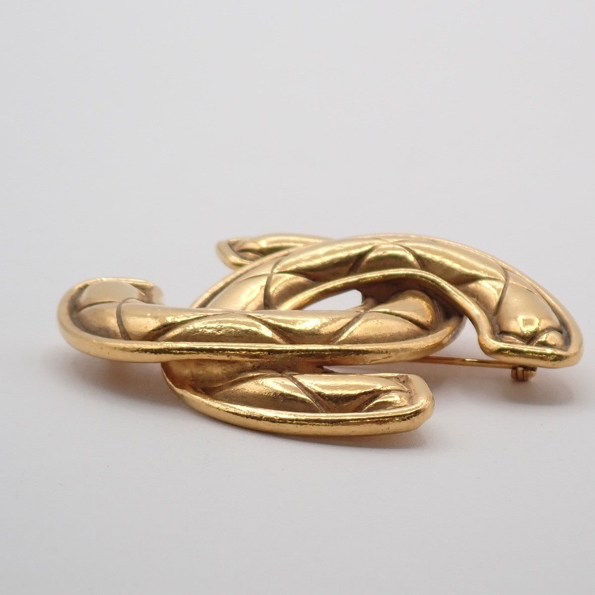 CHANEL CC Logo Matelasse Pin Brooch Gold-Plated France Accessory 98RF846