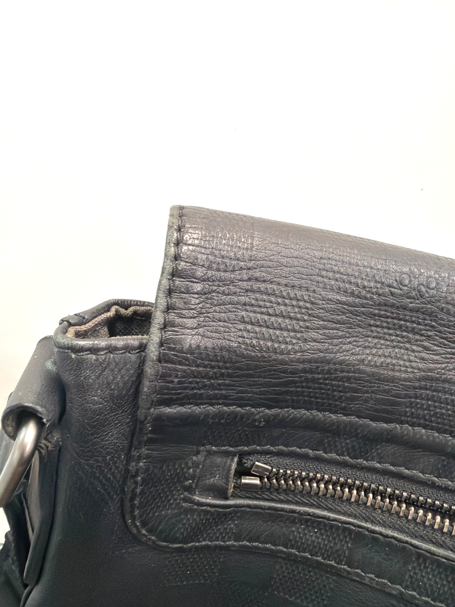 LOUIS VUITTON District PM Shoulder Bag Damier Infini Leather BK N41286 11YJ256