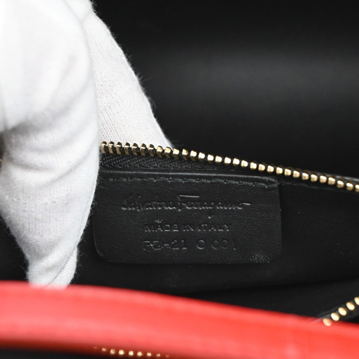 SALVATORE FERRAGAMO Vara Studs 2Way Shoulder Clutch Hand Bag Leather Red 88EE395