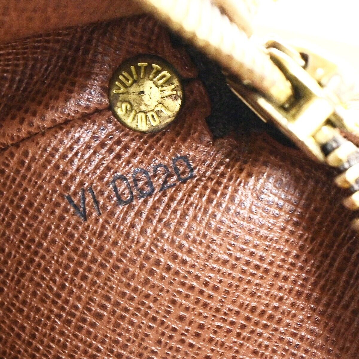 LOUIS VUITTON Logo Drouot Shoulder Bag Monogram Leather Brown M51290 86EB535