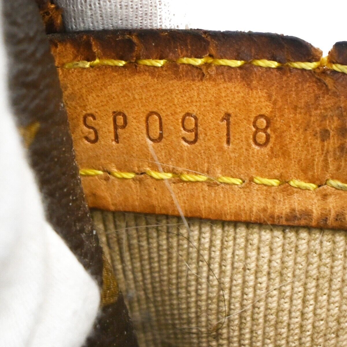 LOUIS VUITTON Reporter PM Crossbody Shoulder Bag Monogram Leather M45254 64YD410