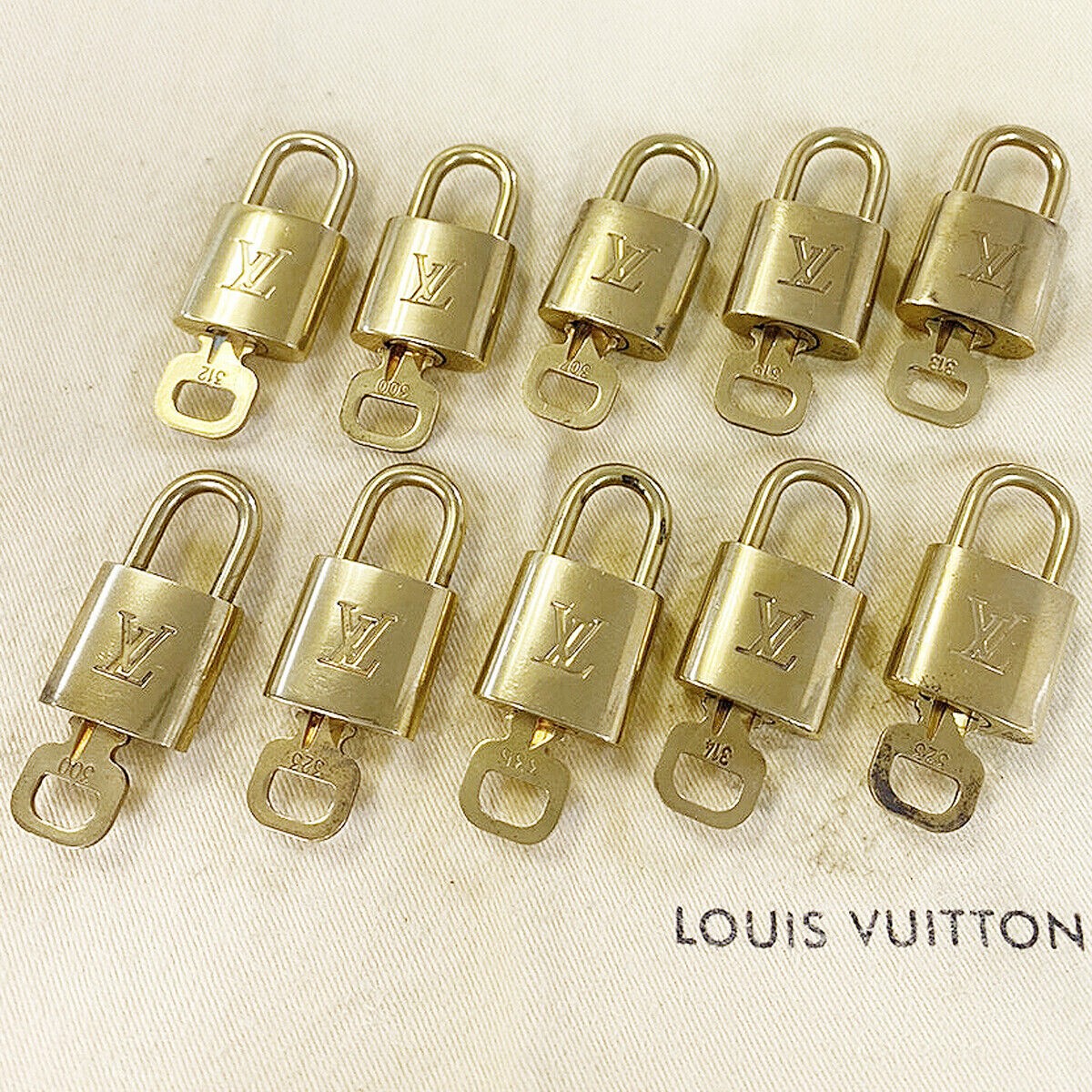 LOUIS VUITTON LV 10 SET PADLOCK CADENA KEY BAG CHARM GOLD PLATED FRANCE 35MS881
