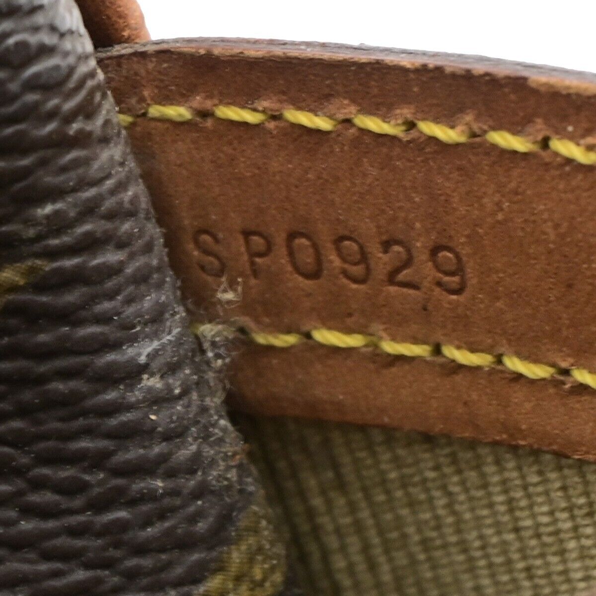 LOUIS VUITTON Reporter PM Crossbody Shoulder Bag Monogram Leather M45254 69ED047